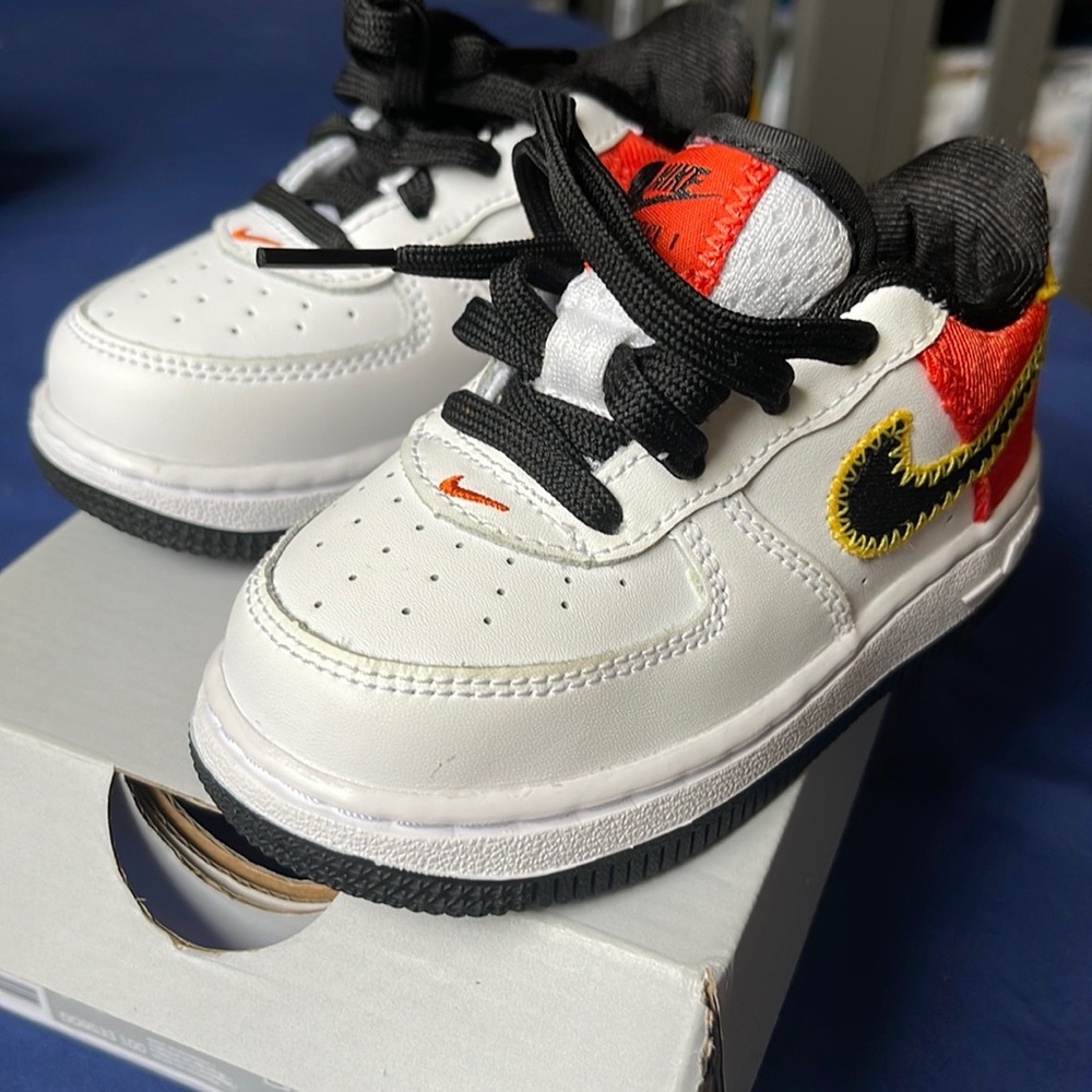 Brand new never worn Nike force 1 size 7C